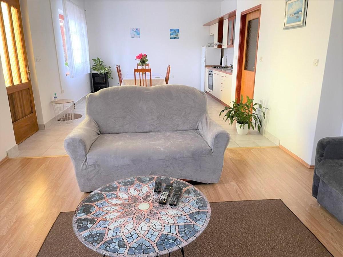 Comfort Apartment On The Beach Kali Exterior photo